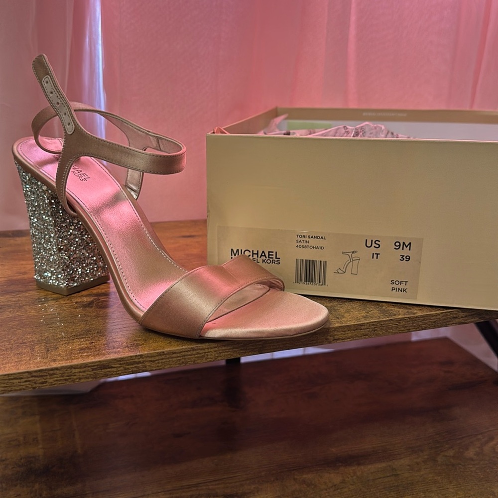 MK Tori Sandal Soft Pink size 9